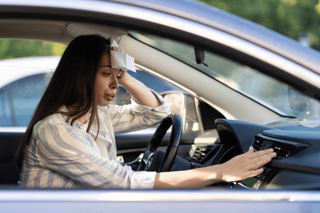 Come rinfrescare l'auto, il trucco per l'aria condizionata