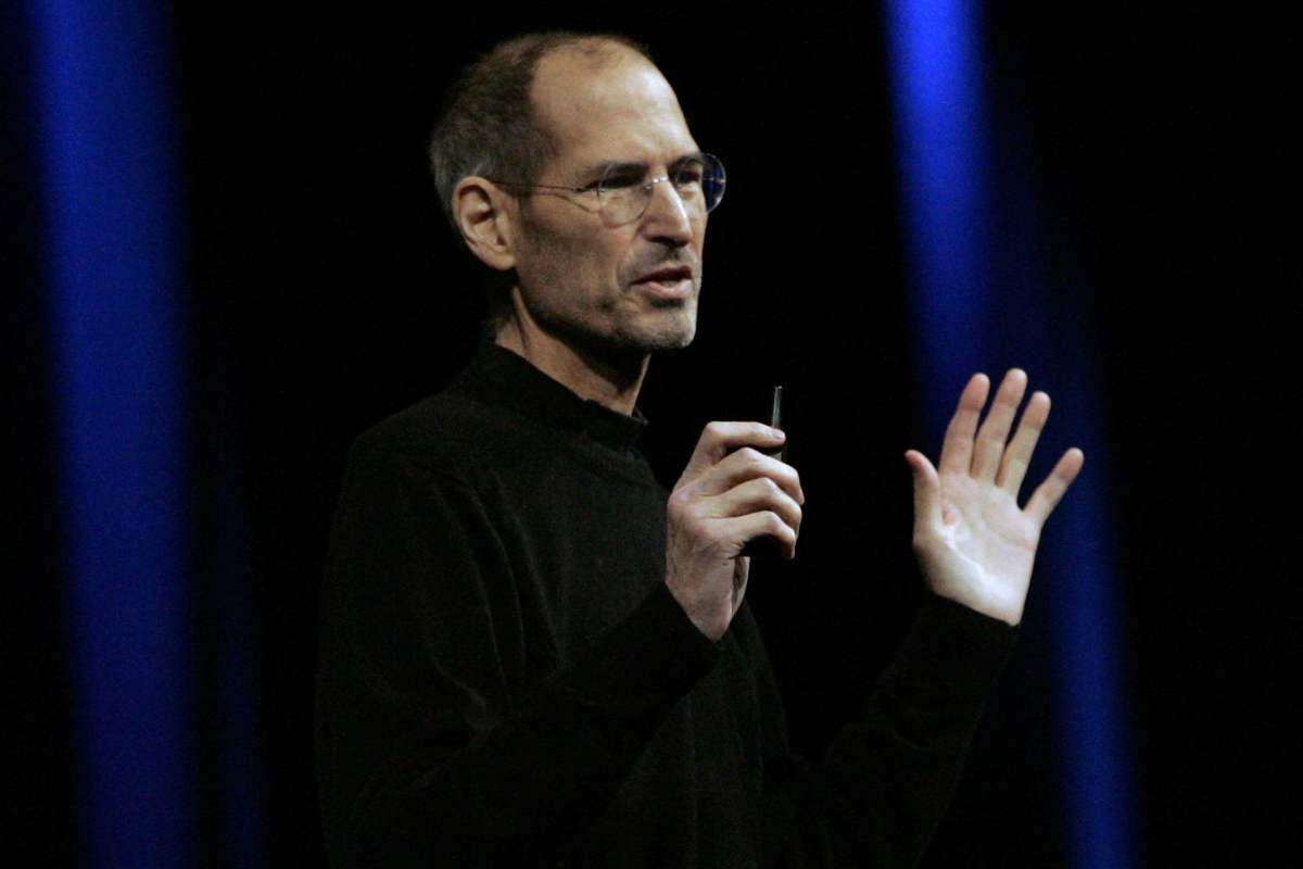 Steve Jobs auto senza targa