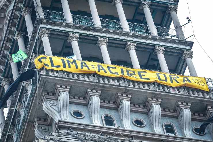 manifestazione non violeta sul clima