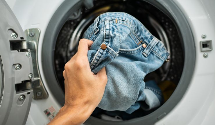 capi abbigliamento lavare meno spesso