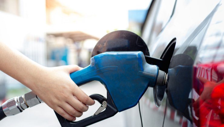 Rifornimento benzina fai da te: cosa evitare