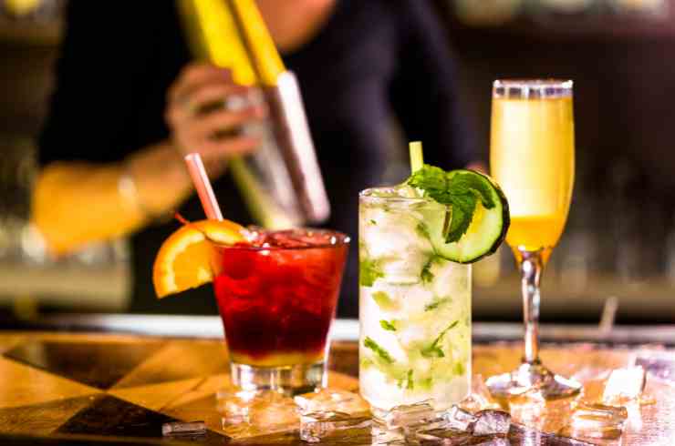 Il cocktail che dovresti bere in base al tuo segno zodiacale