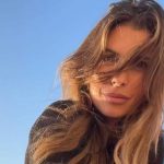 Elisabetta Canalis esagerata a letto dettaglio