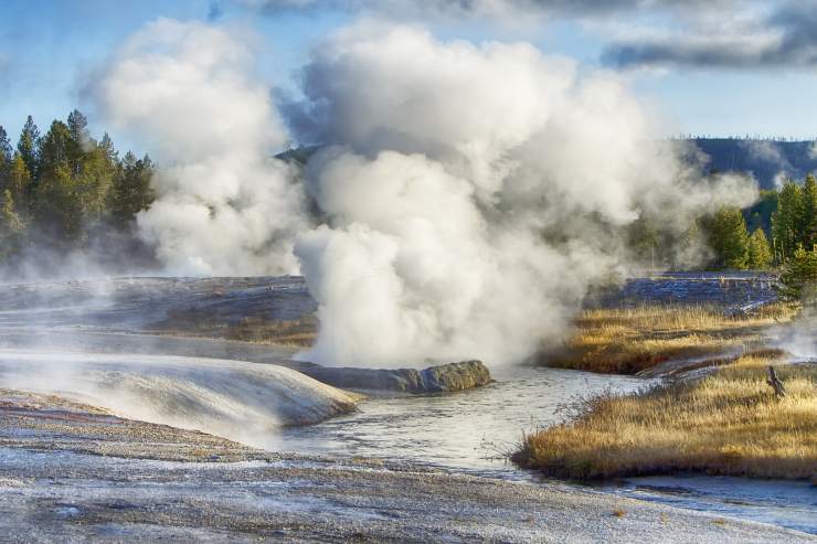 Geyser fumarole Italia parco Sasso Pisano