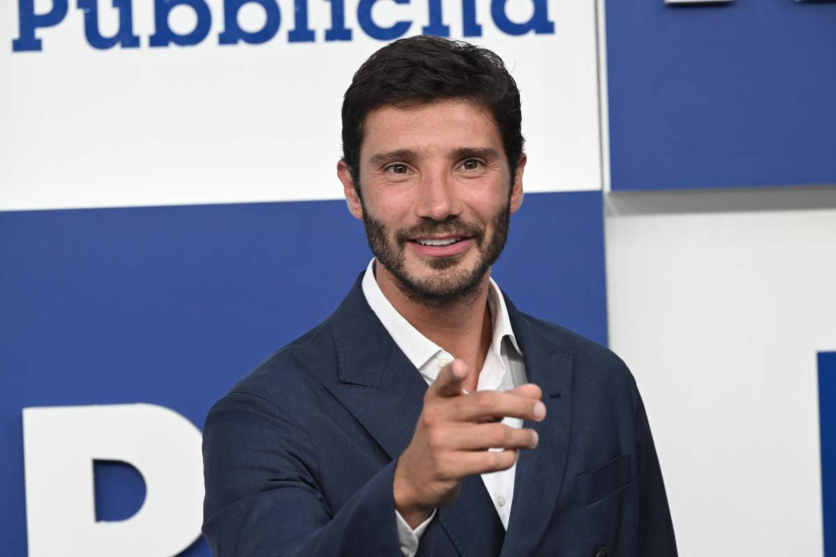 La proposta di lavoro di Stefano De Martino