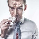 la fame è causata dai social