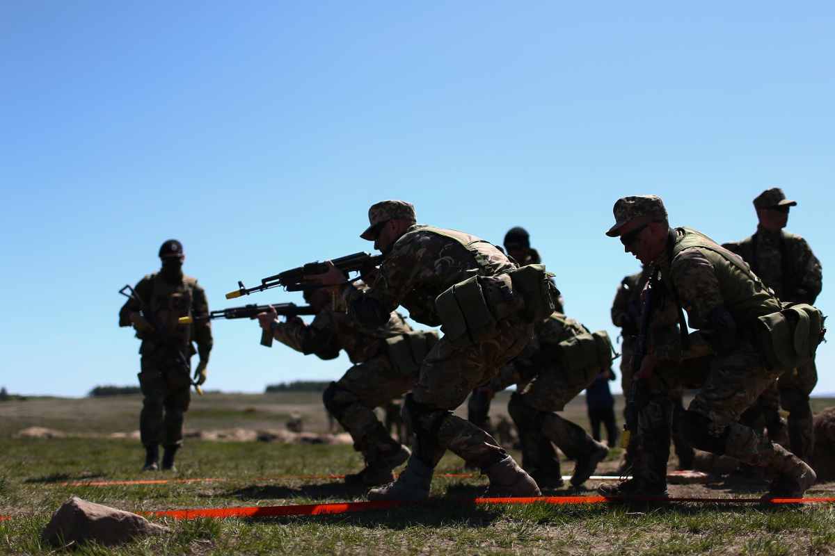 Chi si è preso le armi inviate all'Ucraina? Gratteri ne sa qualcosa