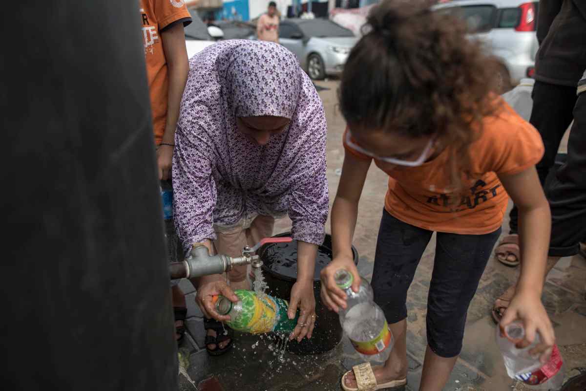 Donne partoriscono senza medico a Gaza