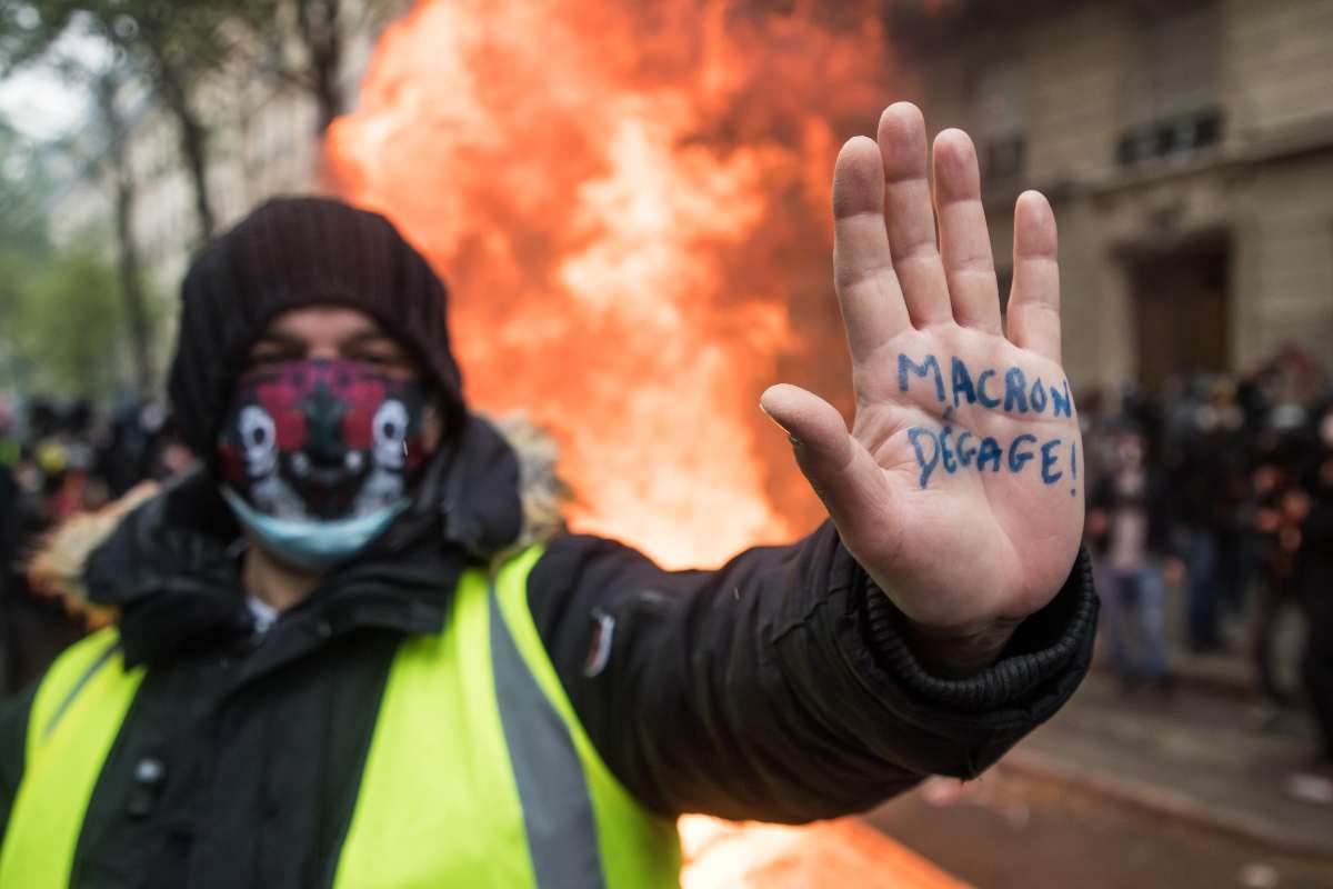 Macron ora vorrebbe una Terra verde e bella come l'Eden