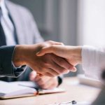 Famosa banca assume candidati senza esperienza
