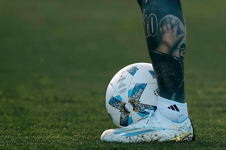 Messi tatuaggio gamba