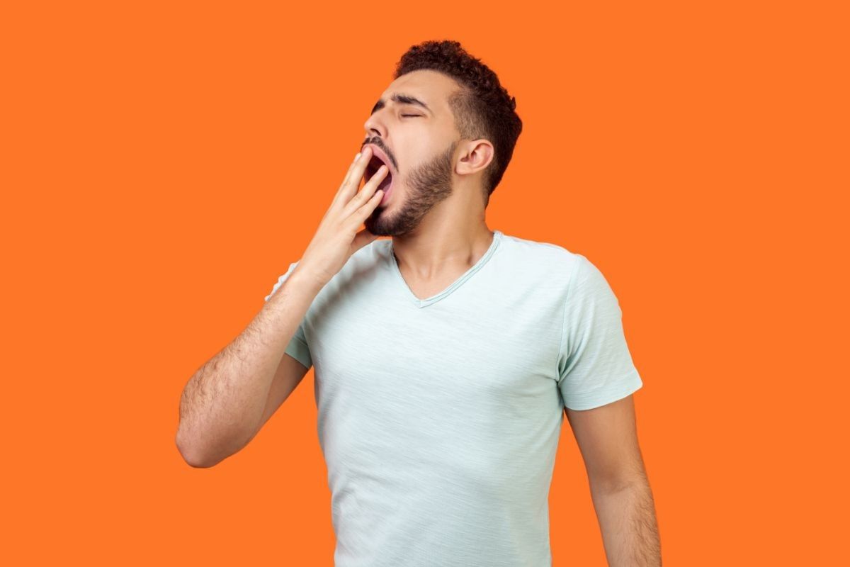 Si bostezas así, significa que tu cerebro está por encima del promedio: la ciencia lo dice
