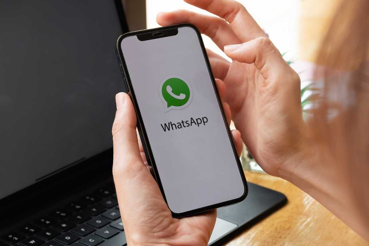 Il trucco per non venire più disturbati su WhatsApp