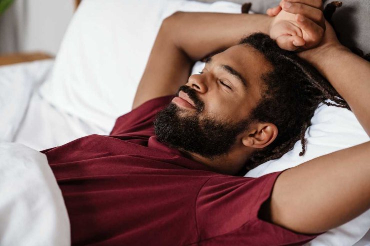 The position you can sleep in to avoid headaches