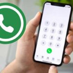 Cellulare, logo WhatsApp
