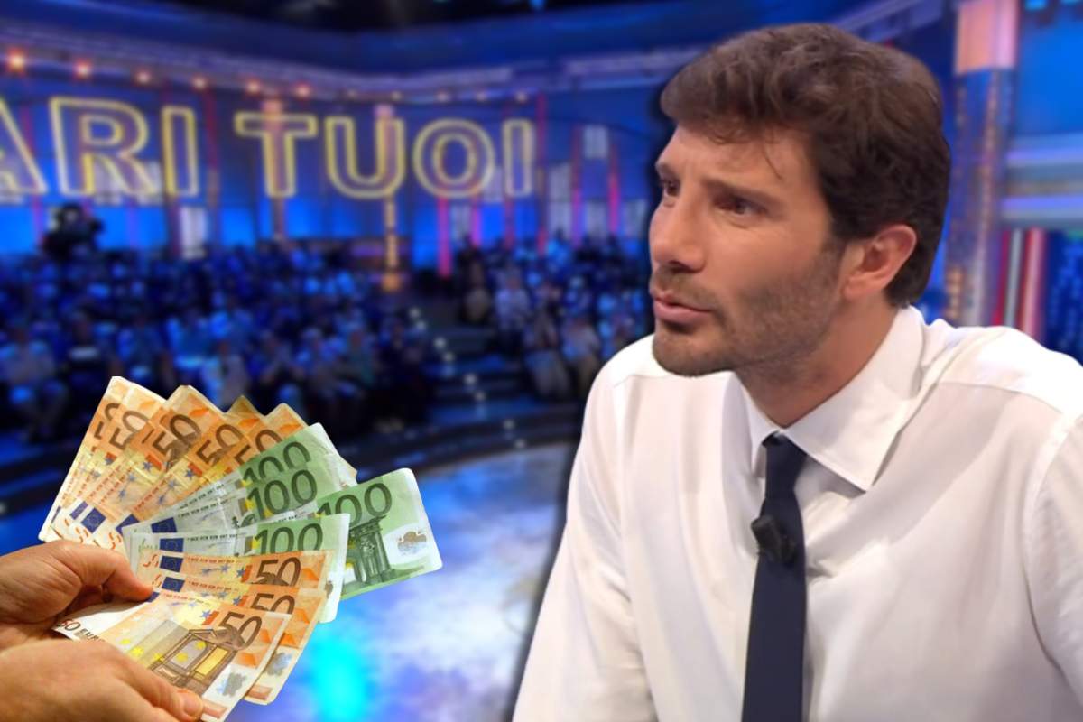 Stefano De Martino, studio di Affari tuoi e banconote