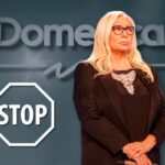 Mara Venier a Domenica In e simbolo STOP