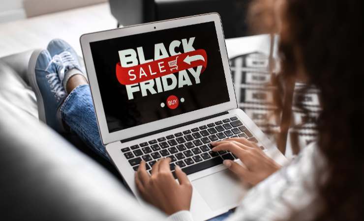 computer con scritta Black Friday