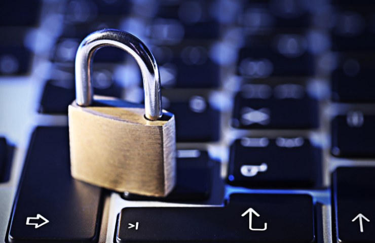 Lucchetto su una tastiera