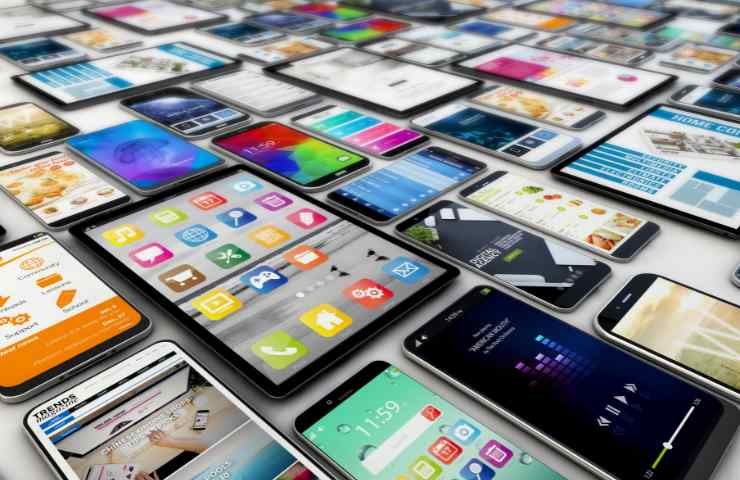 Smartphone e tablet in esposizione