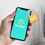 smartphone WhastApp e lucchetto