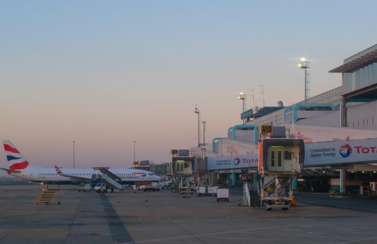 Aereo parcheggiato in pista