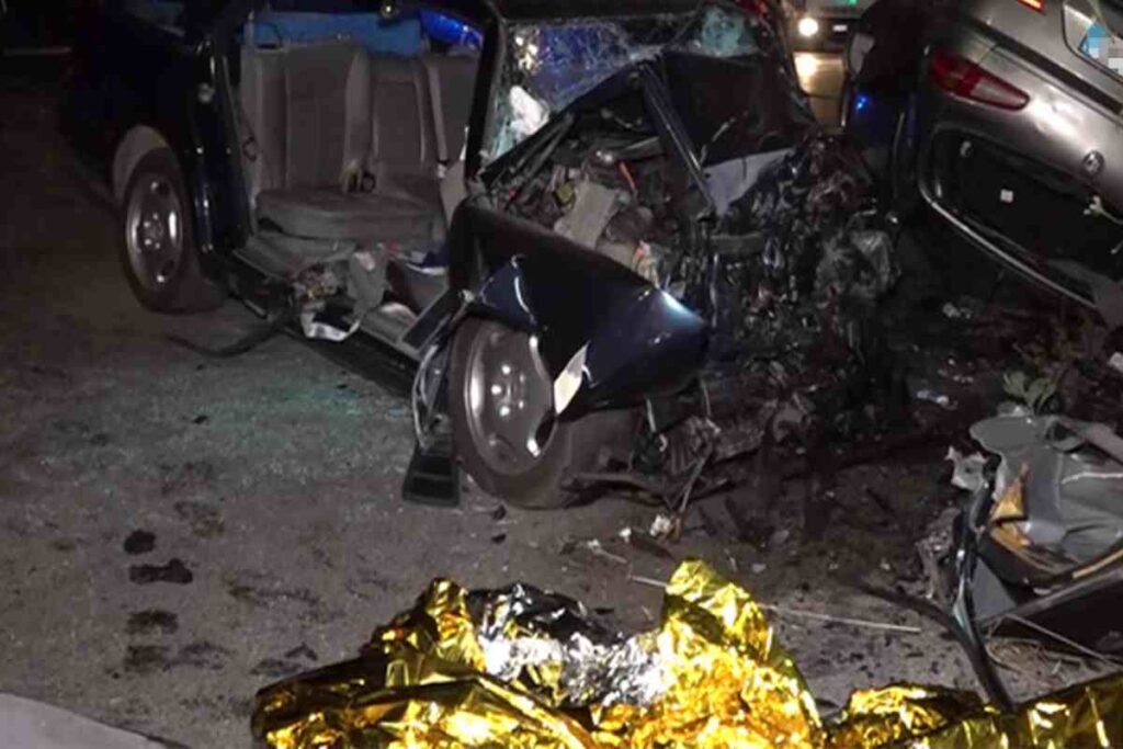 Lamiere di un veicolo dopo un incidente