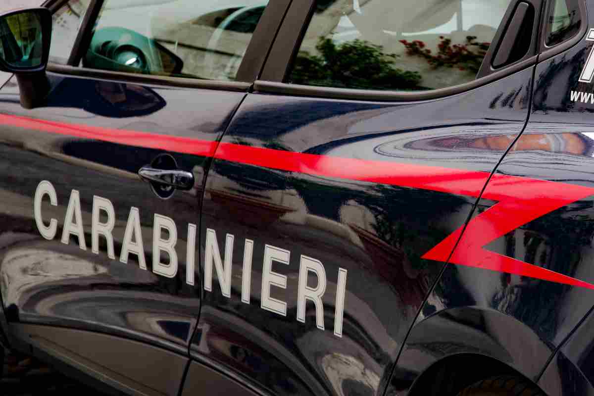 Un'auto dei carabinieri