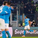 Calciatori del Napoli che esultano in campo