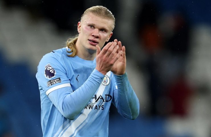 Erling Haaland plaude