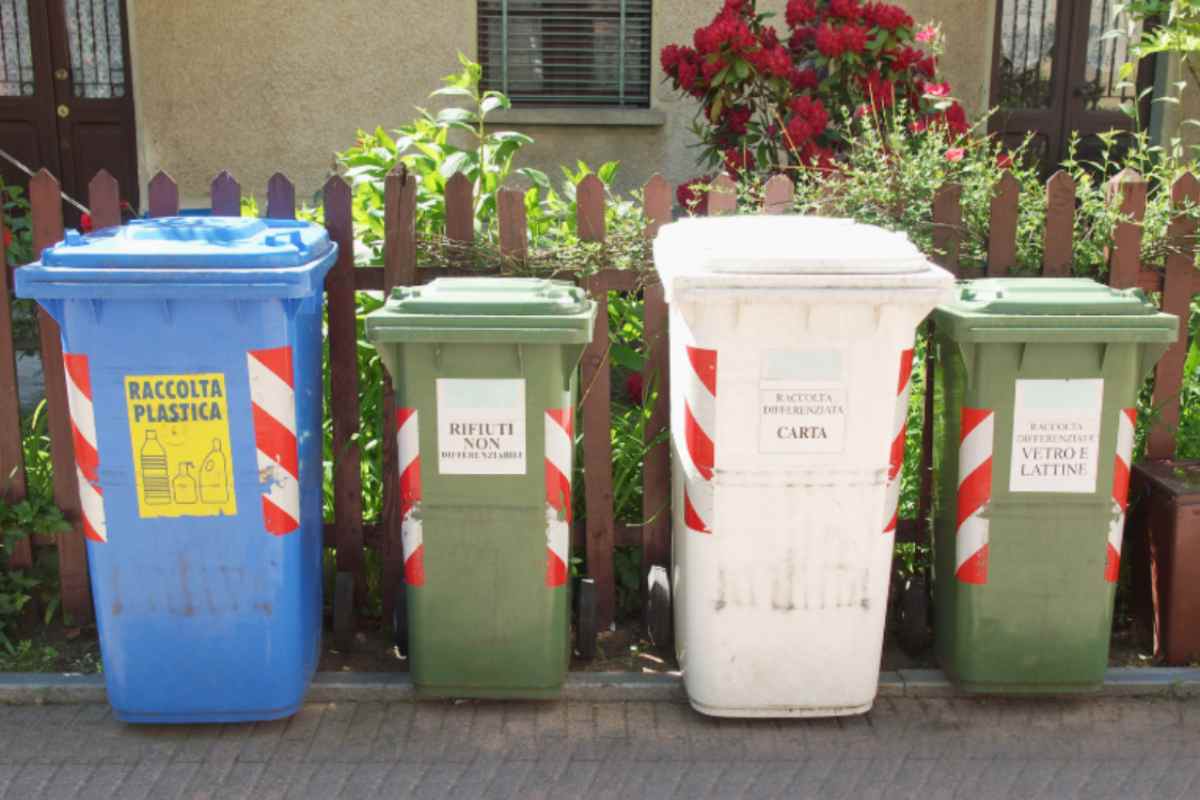 bidoni per la raccolta dei rifiuti