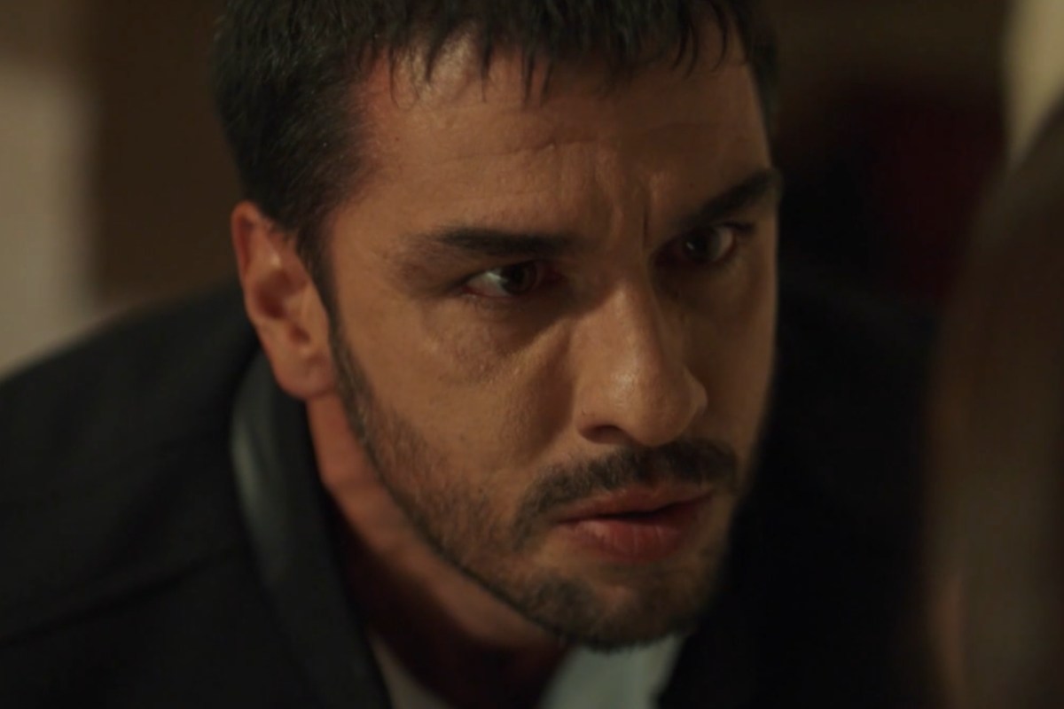 Nuh arrabbiato che parla