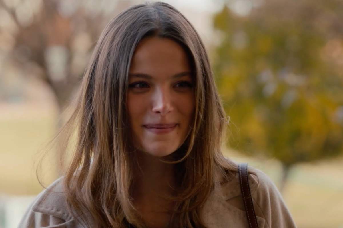 Sevilay che sorride con espressione serena